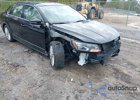 2017 Volkswagen Passat 1.8T Se z USA, uszkodzony, nr VIN 1VWBT7A33HC083058